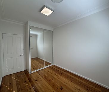 FULLY RENOVATED 3 BEDROOM FAMILY HOME IN GREAT LOCATION - Photo 2