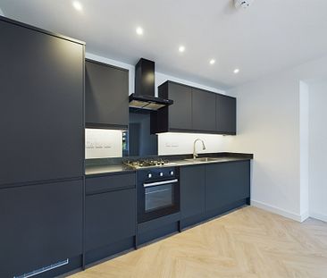 2 bed apartment to rent in London Road, High Wycombe, Buckinghamshire, HP11 1DQ - Photo 3