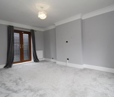 4 bedroom semi-detached house to rent - Photo 3