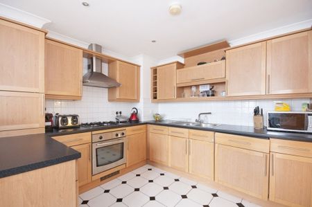 3 bedroom flat to rent - Photo 5