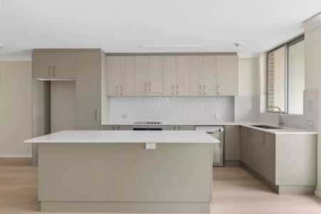 Fully renovated with Sydney Harbour Bridge views - Photo 4