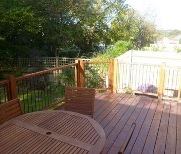 4 bedroom end of terrace house to rent - Photo 3