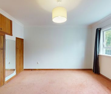 Space and location - Photo 1