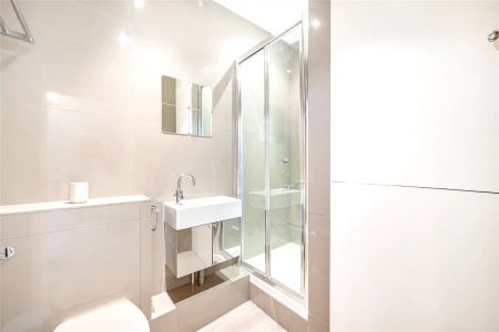 3 bedroom house in South Kensington - Photo 5