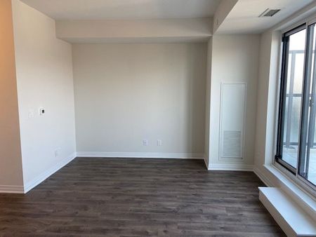 For Lease - 1630 Queen Street Unit# 514, Toronto, Ontario - Photo 3