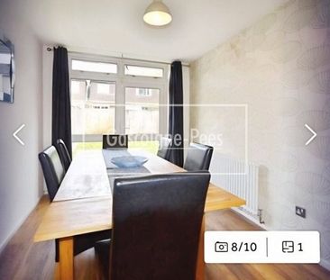 Bracknell, RG12 - Photo 3