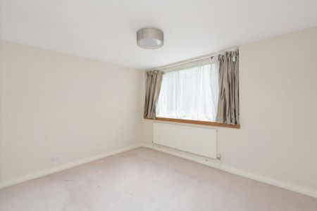 3 bedroom flat to rent - Photo 5