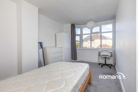 Tenth Avenue, Bristol, Gloucestershire, BS7 - Photo 5