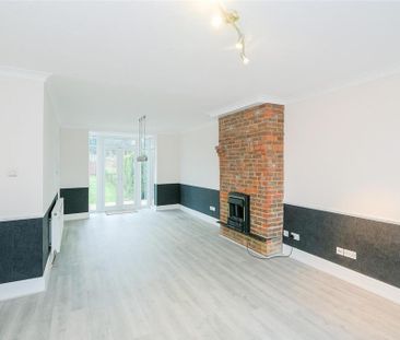 3 bedroom semi-detached house to rent - Photo 2