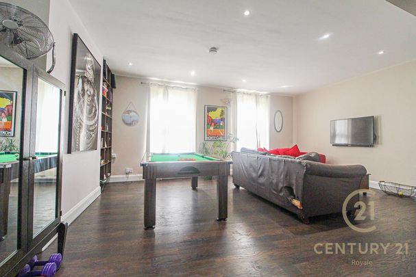 4 bedroom apartment to rent - Photo 1