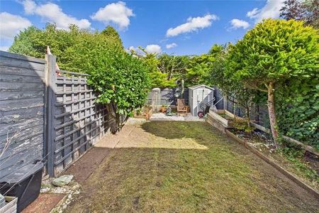 Fordwells Drive, The Warren, Bracknell, Berkshire, RG12 - Photo 5