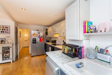 Hithercroft Road, High Wycombe - Photo 4