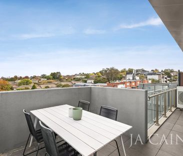 Amazing Apartment with City Views - Photo 6