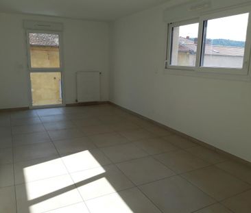 Appartement - T3 - L ARBRESLE - Photo 2