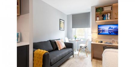 1 bedroom in a flat share to rent - Photo 4