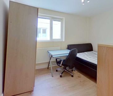 Price £895 pcm - Available Now - Furnished - Photo 3