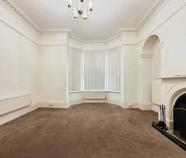 4 bedroom terraced house to rent - Photo 2