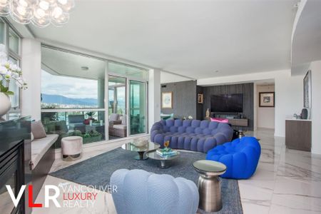 Condo in Downtown Vancouver, BC - Photo 5