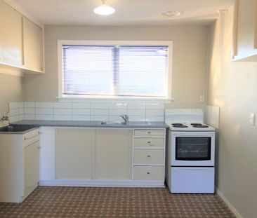 St. Albans, 2 Double Bedrooms and Carport - Photo 1