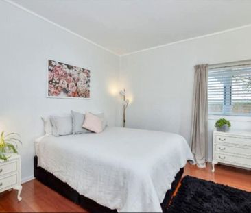 Soaked in Sunshine, Beautiful 3 bedroom home for r - Photo 1