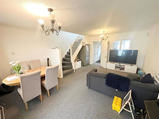 3 bedroom house to rent Pleshey Close, Shenley Church End, Milton Keynes, Buckinghamshire, MK5 - Photo 1