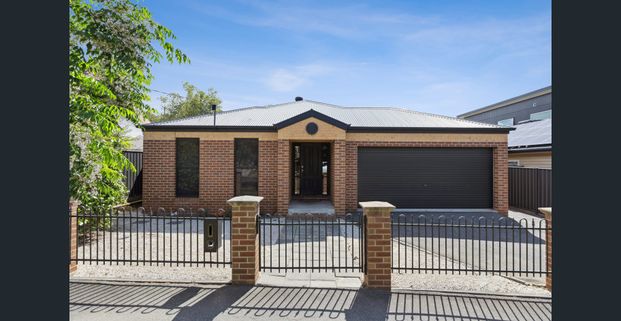 Well Presented 4 Bedroom Family Home - Photo 1