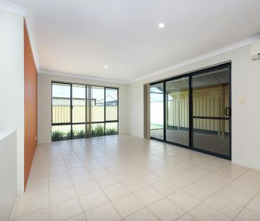 FRESH AND BRIGHT AMBIENCE - Photo 5