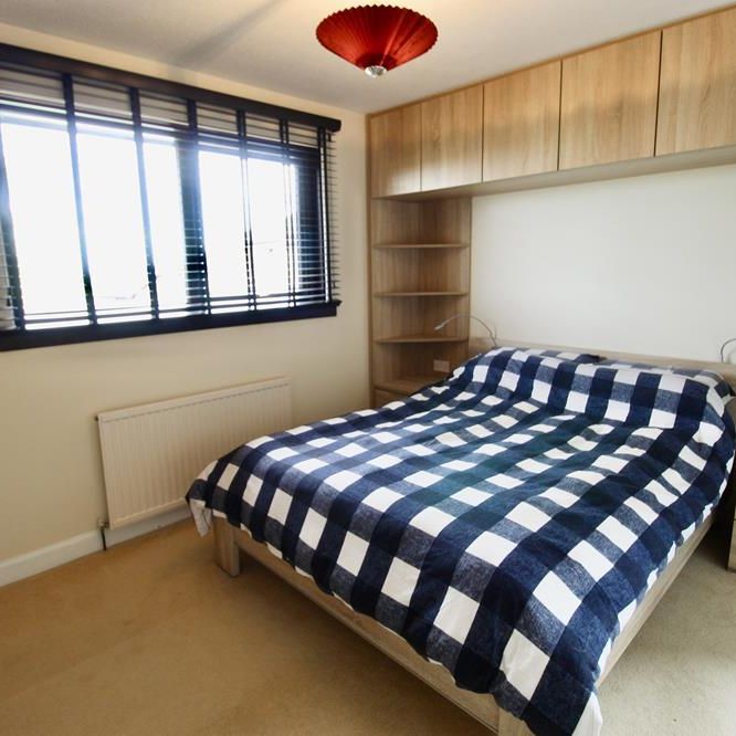 4 bedroom bungalow to rent - Photo 1