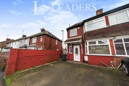 2 bedroom mid-terrace to rent Charming 2-Bedroom Terraced House - Driveway and Rear Garden - LU3 - Photo 5