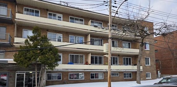 À louer 1400$ – 4 ½ au 2865 Place Darlington, Côte-des-Neiges - Photo 2