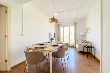 Nice interior room next to Sants train station - Photo 5