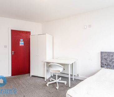 1 bed Studio for Rent - Photo 2