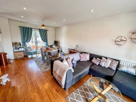 Newport, Lincoln - Photo 2