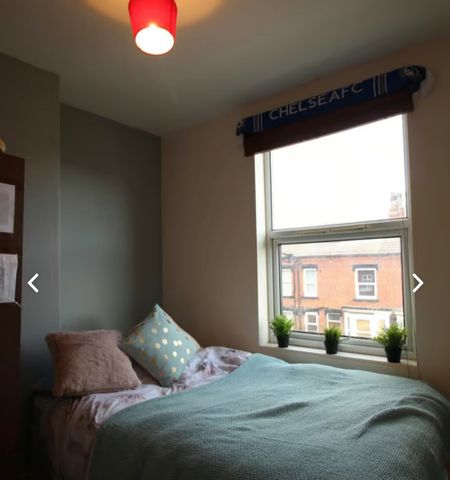 6 Bed - 7 Trelawn Street, Headingley, Leeds - LS6 3JR - Student - Photo 5