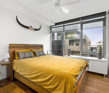 Edgewater Estate Gem - Photo 3