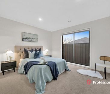 3 San Fratello Street, Clyde North VIC 3978 - Photo 2