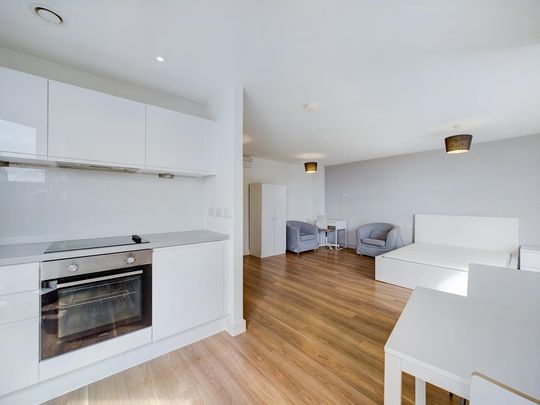 Studio to rent - Photo 1