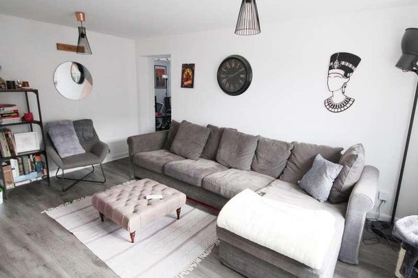 Palmdale Gardens, Great Sankey, WA5 - Photo 1