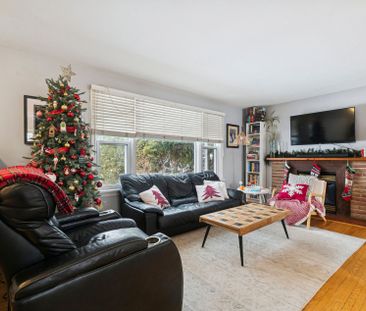 For Lease - 1 Middle Street, Georgina, Ontario - Photo 1