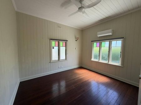 Family Home Close to CBD - Photo 4