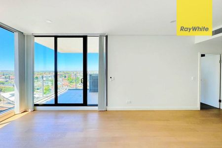 Modern One Bedroom PLUS STUDY - 100M From Train Station and Shops - Photo 2