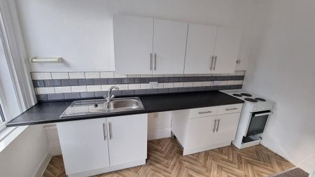 1 bedroom flat to rent - Photo 3