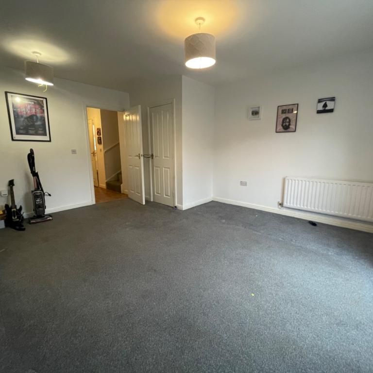 4 bedroom townhouse to rent - Photo 1