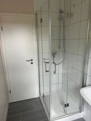 *Neu sanierte 2-Zi.-Wohnung mit Einbauküche und Garten* - Foto 1