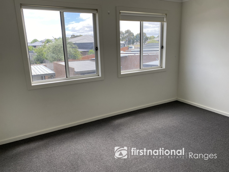 Townhouse Living with Park Views - Photo 3