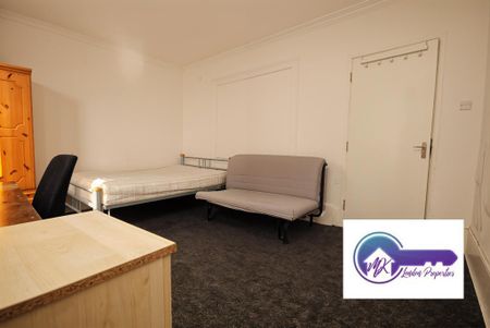 1 bedroom in a flat share to rent - Photo 4