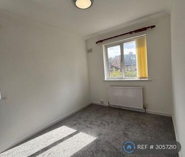 3 bedroom end of terrace house to rent - Photo 4