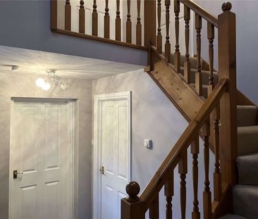 A delightful semi-detached country cottage offering three bedrooms,... - Photo 2