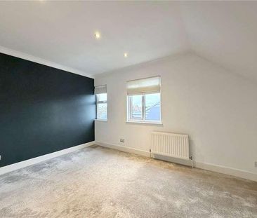 Pembroke Road, Bournemouth, Dorset, BH4 - Photo 1