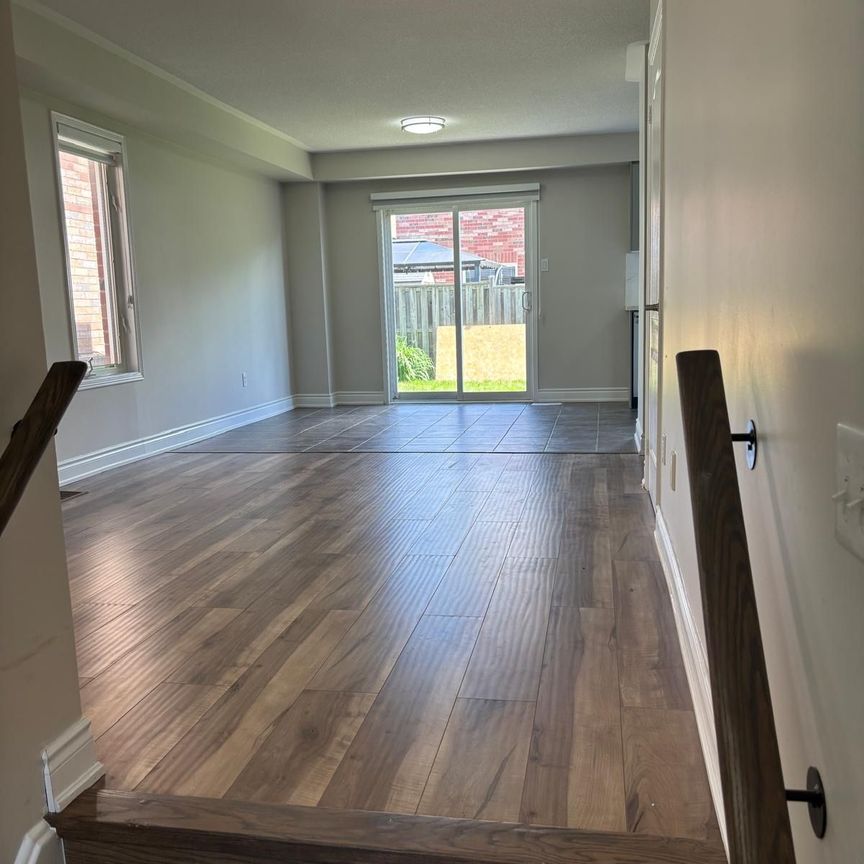 For Lease - 10 Bramacre Court, Brampton, Ontario - Photo 1